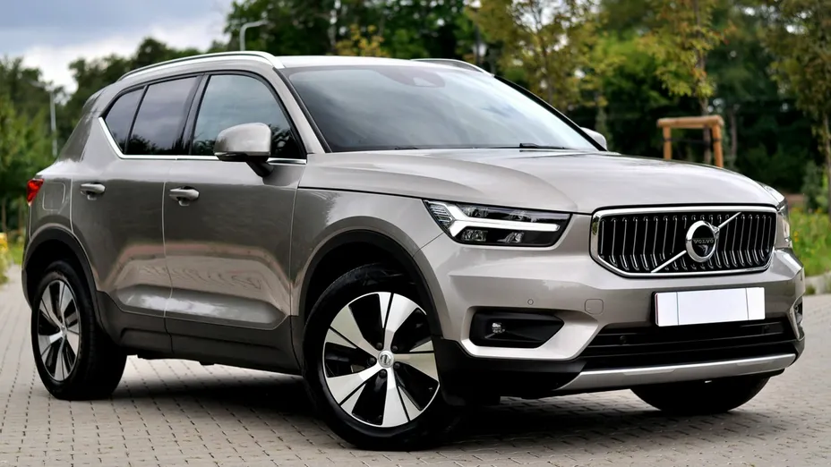 VOLVO XC40 -