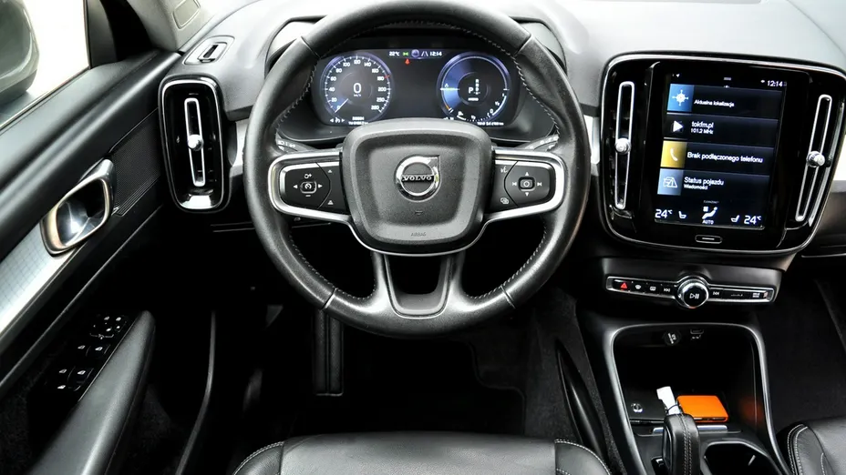 VOLVO XC40 -