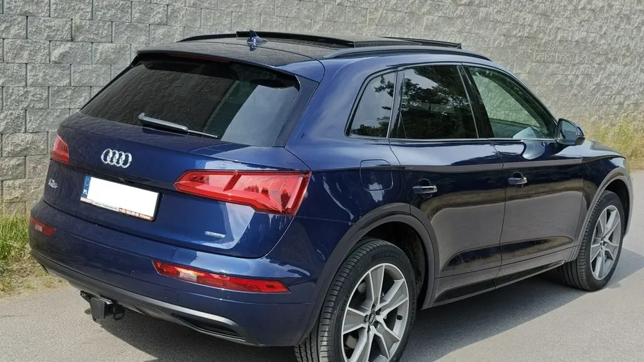 AUDI Q5 -