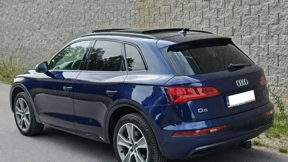AUDI Q5 -