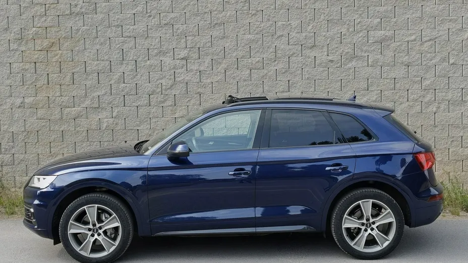 AUDI Q5 -