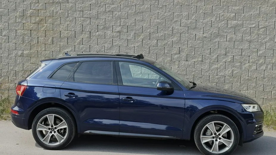 AUDI Q5 -