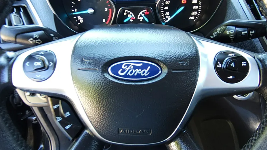 FORD Kuga -