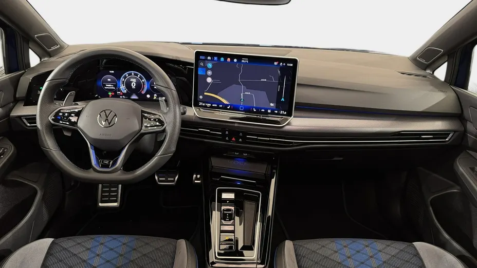 VOLKSWAGEN Golf -