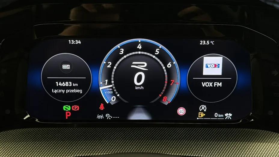 VOLKSWAGEN Golf -