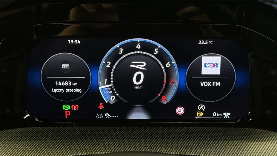 VOLKSWAGEN Golf -