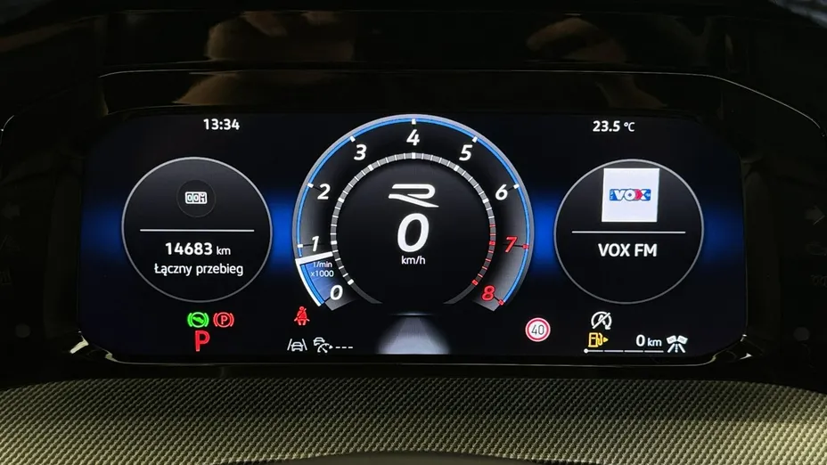 VOLKSWAGEN Golf -