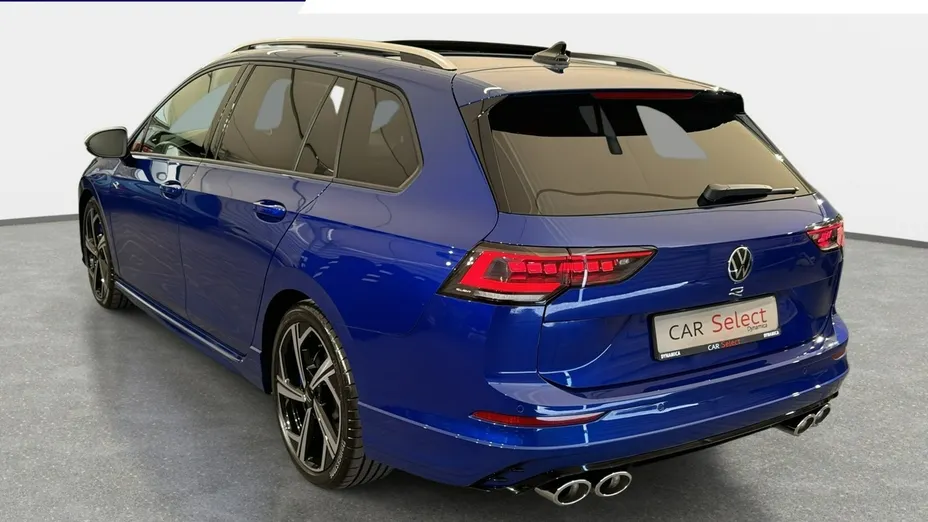 VOLKSWAGEN Golf -