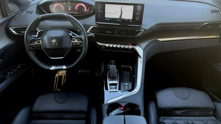 PEUGEOT 5008 -