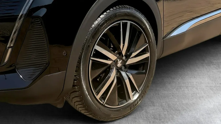PEUGEOT 5008 -