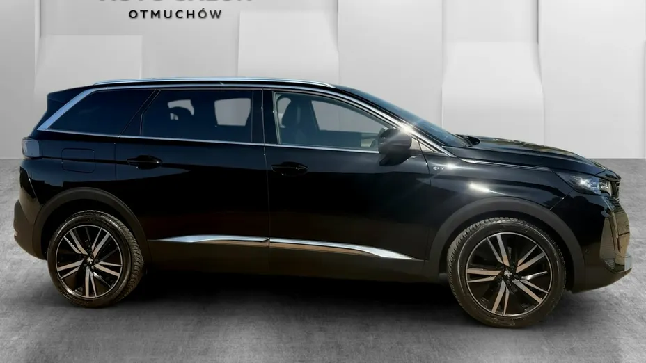 PEUGEOT 5008 -