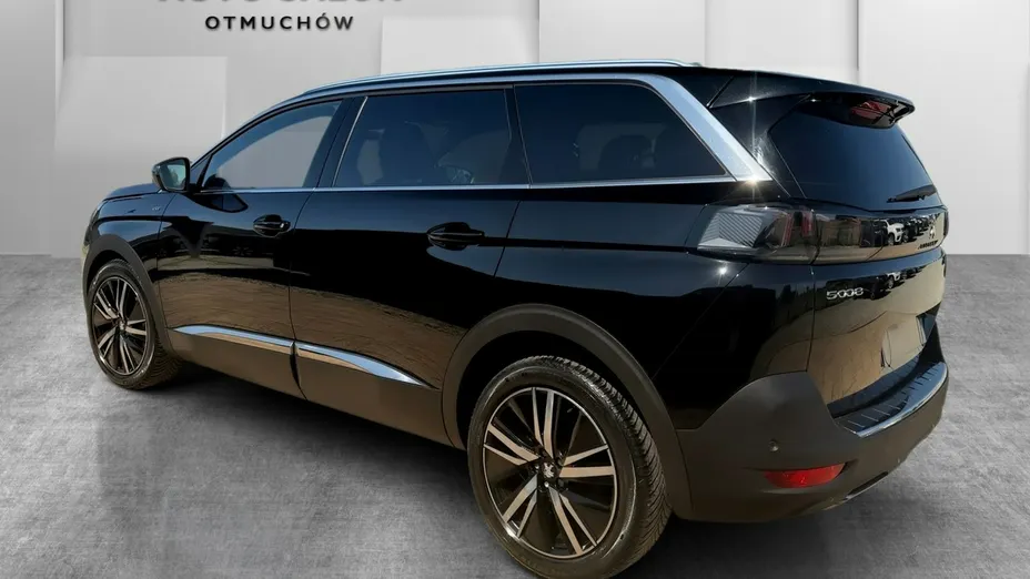 PEUGEOT 5008 -