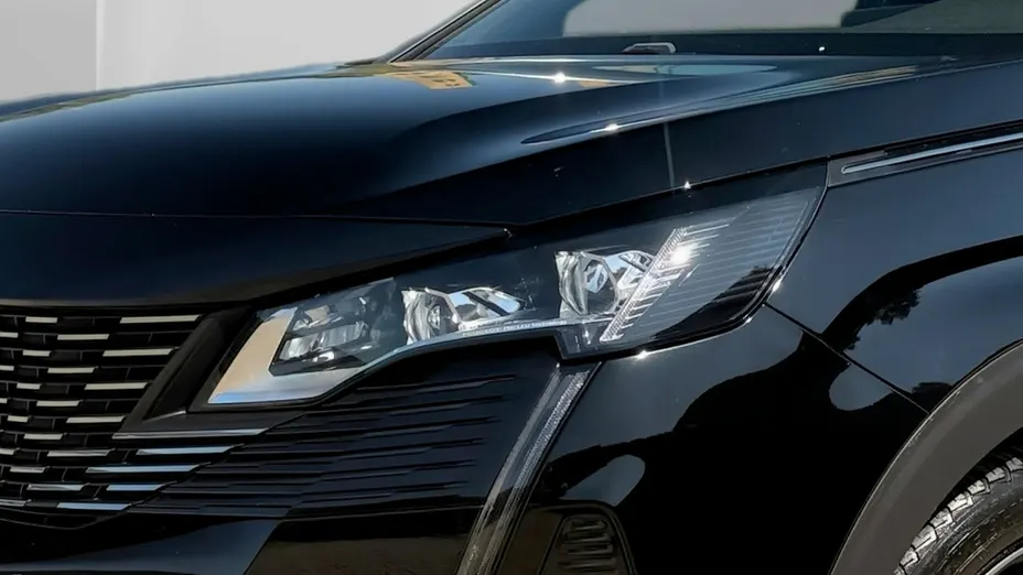 PEUGEOT 5008 -