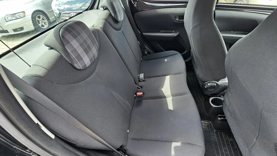 PEUGEOT 108 -