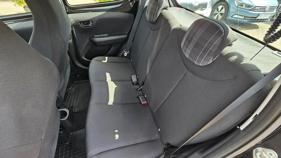 PEUGEOT 108 -