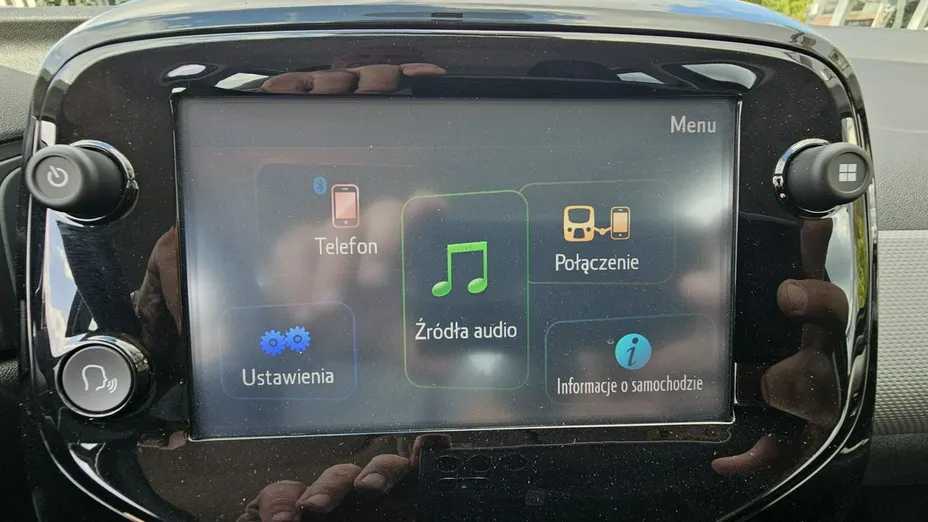 PEUGEOT 108 -