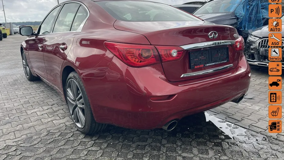 INFINITI Q50 -