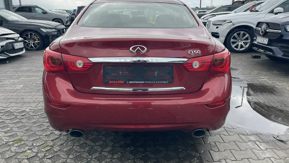 INFINITI Q50 -