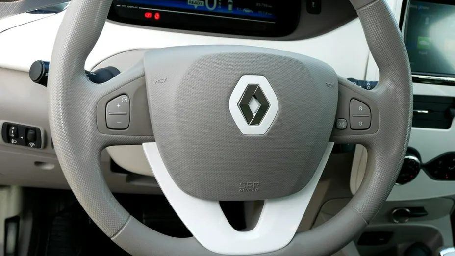 RENAULT ZOE -