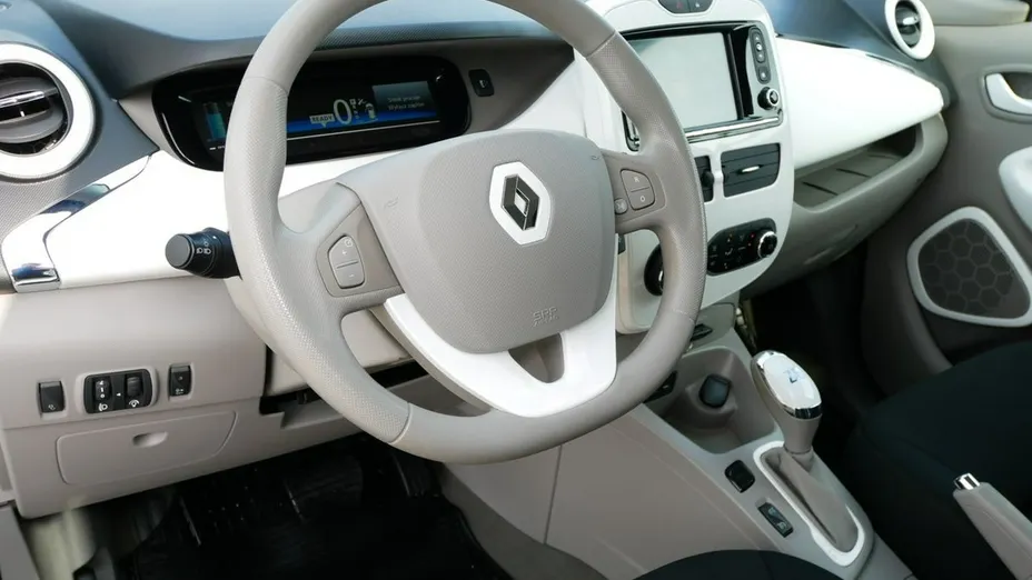 RENAULT ZOE -