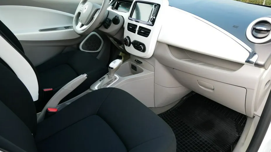 RENAULT ZOE -