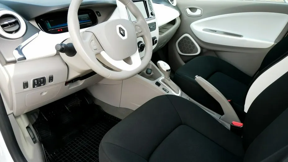 RENAULT ZOE -