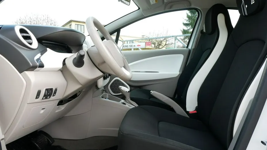 RENAULT ZOE -