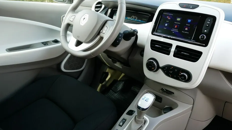 RENAULT ZOE -