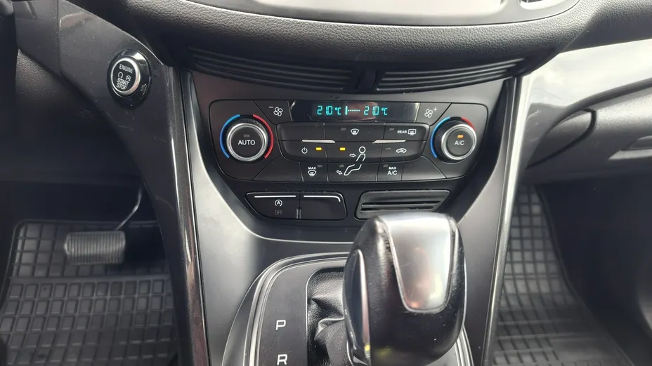 FORD Kuga -