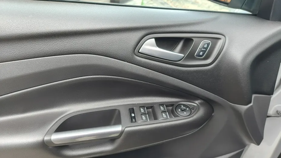 FORD Kuga -