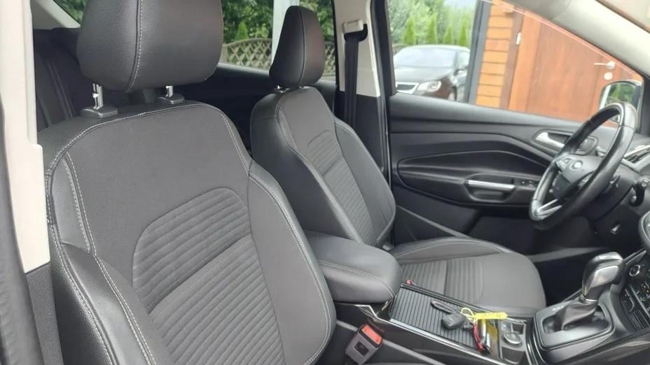 FORD Kuga -