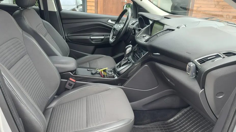 FORD Kuga -