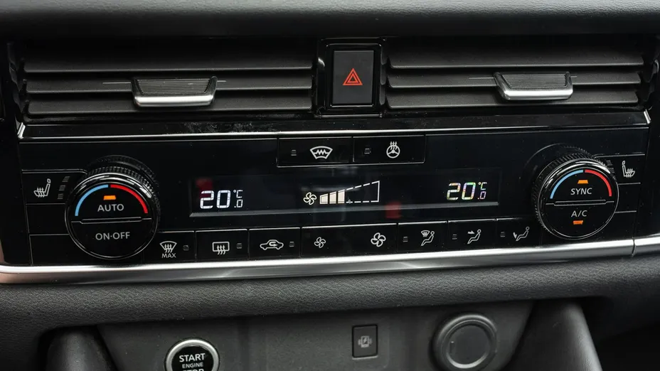 NISSAN Qashqai -