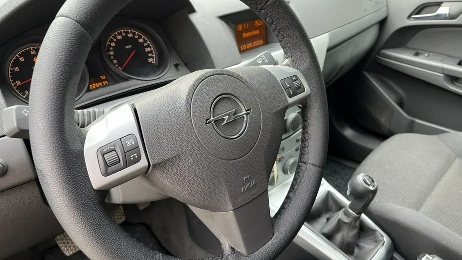 OPEL Astra -