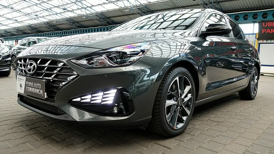 HYUNDAI i30 -
