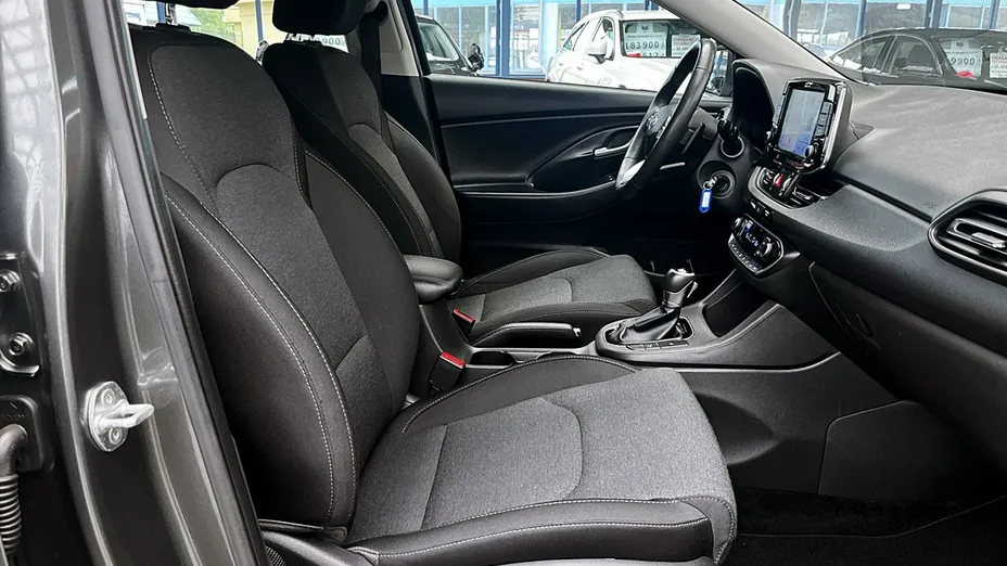HYUNDAI i30 -