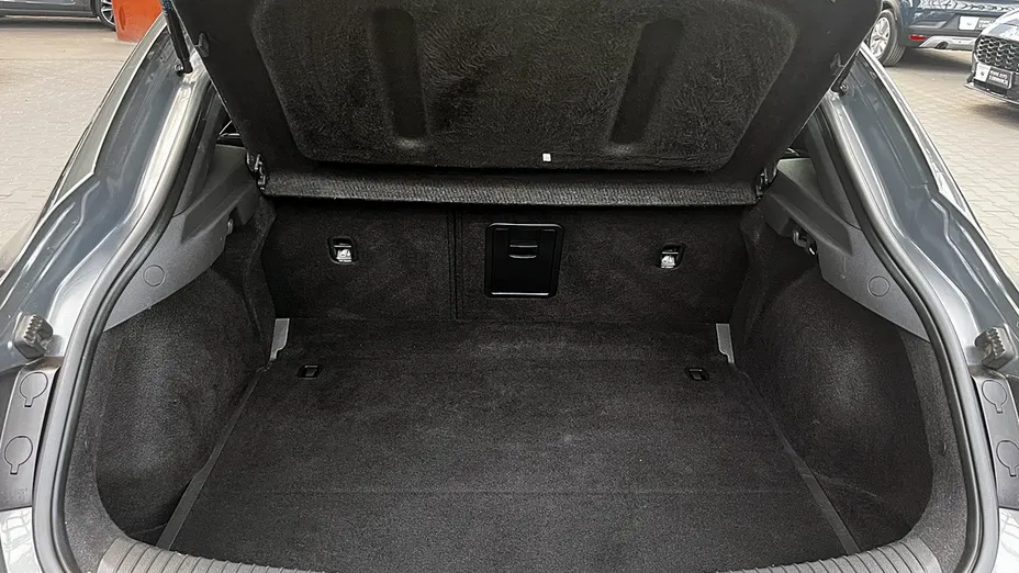 HYUNDAI i30 -