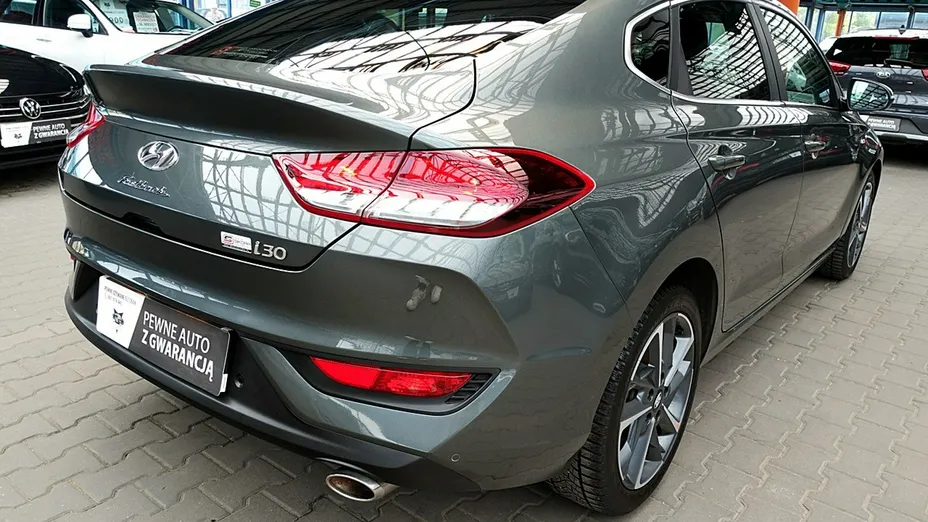 HYUNDAI i30 -