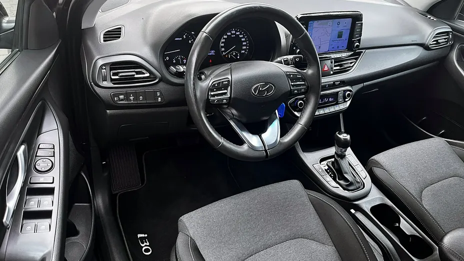 HYUNDAI i30 -