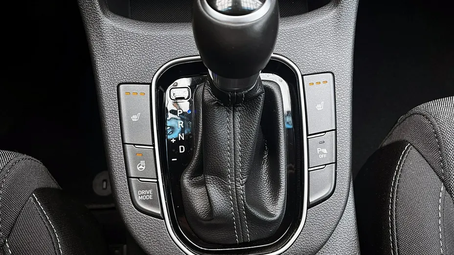 HYUNDAI i30 -