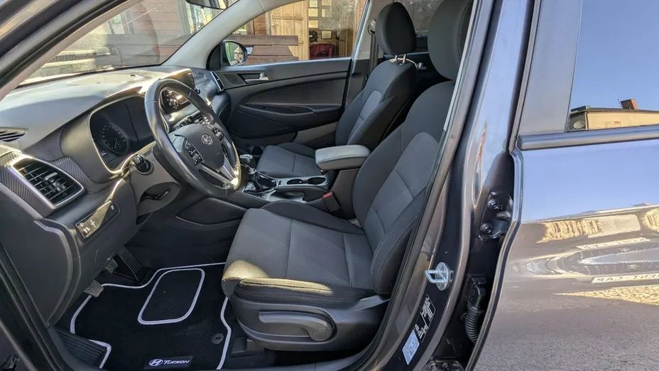 HYUNDAI Tucson -