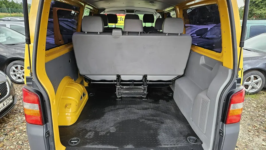 VOLKSWAGEN Caravelle -
