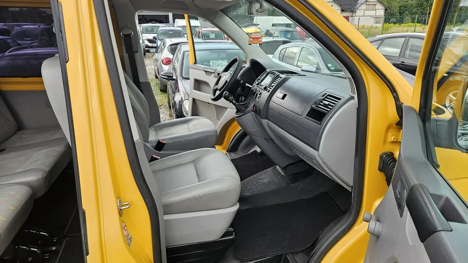 VOLKSWAGEN Caravelle -