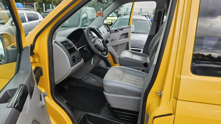 VOLKSWAGEN Caravelle -