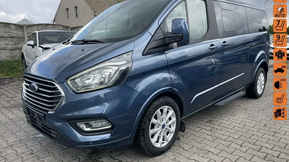 FORD Tourneo Custom -