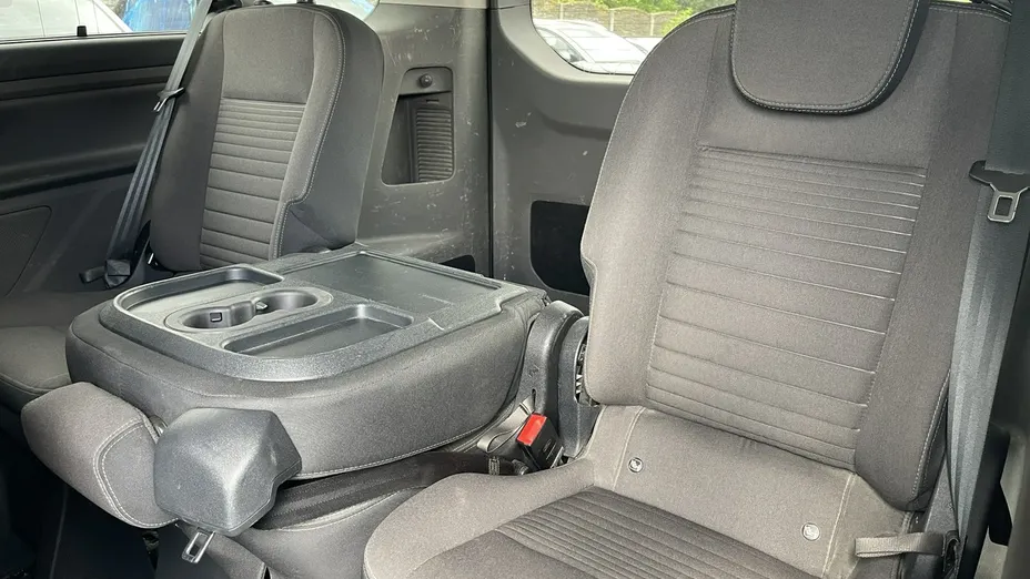 FORD Tourneo Custom -