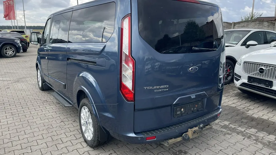 FORD Tourneo Custom -