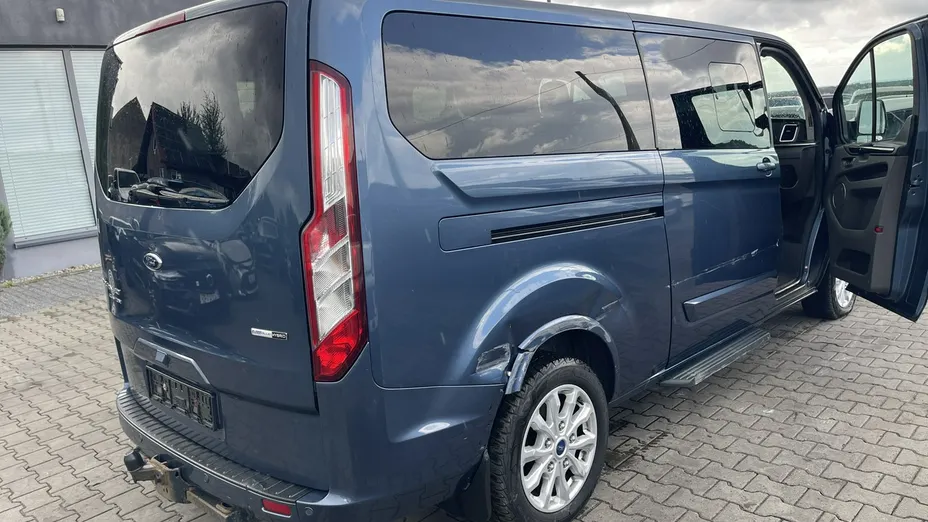 FORD Tourneo Custom -