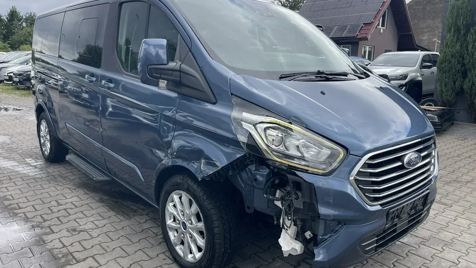 FORD Tourneo Custom -