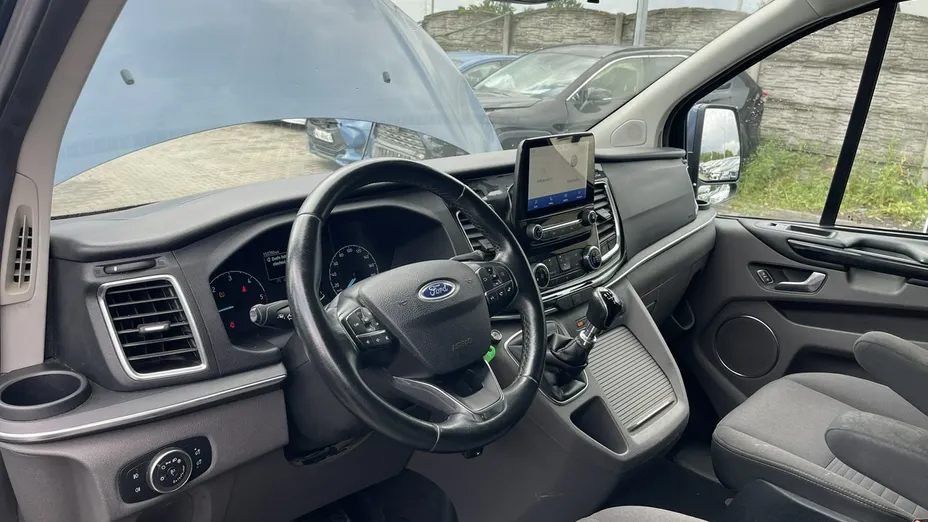 FORD Tourneo Custom -